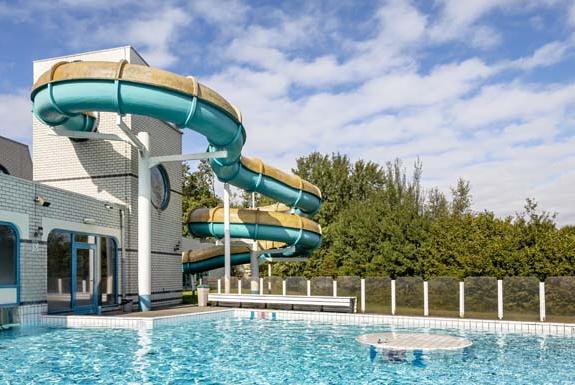 Buitenzwembad | Vakantiepark Hunzedal